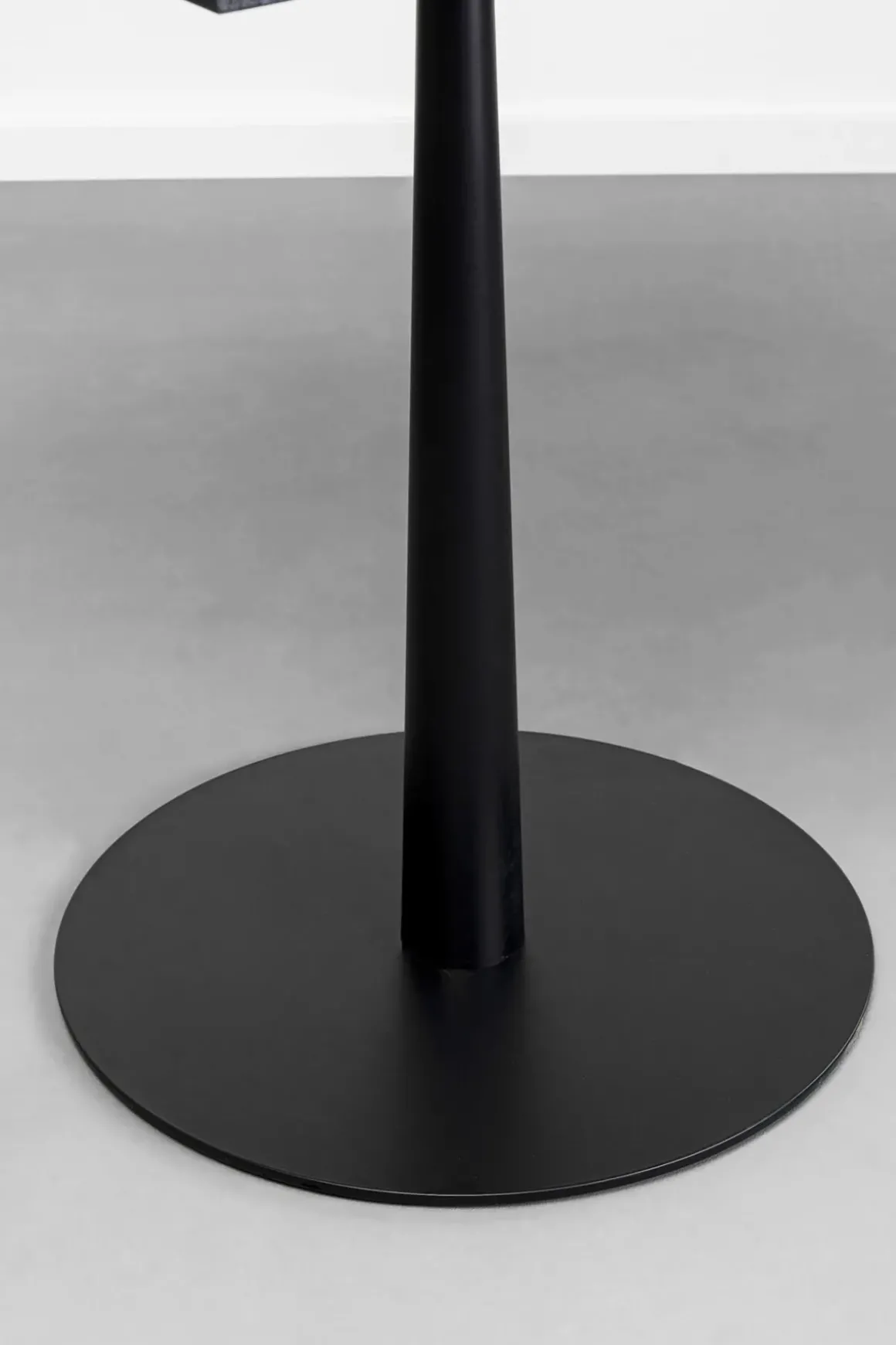 Bistro Capri Trädgård Cafébord - Svart, 70x70cm - KARE Design