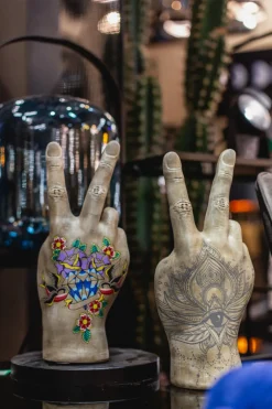 Dekor Hand Victory Tattoo Eye 36cm - KARE Design