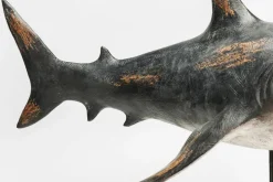 Dekor Shark - Skulptur av Haj, på Fot - KARE Design