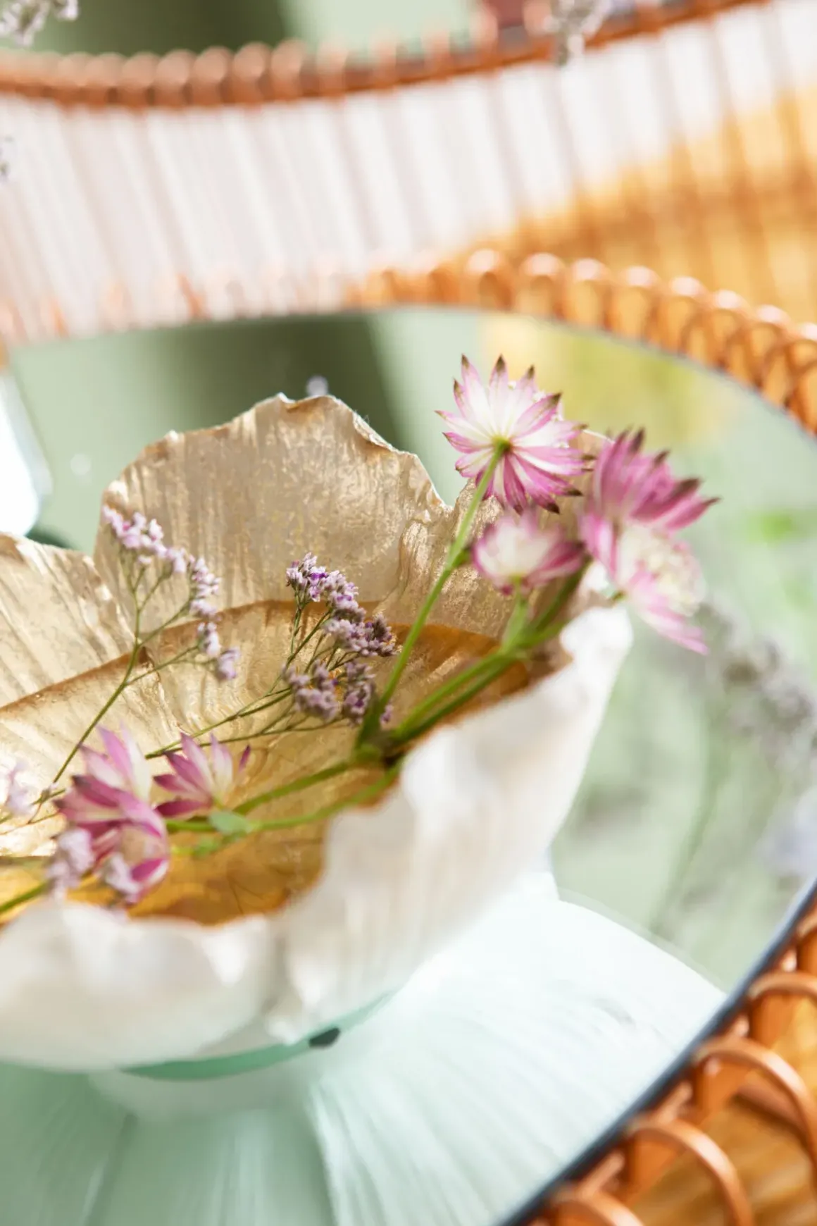 Dekor Skål Flower Bloom Cream Guld Ø20cm - KARE Design