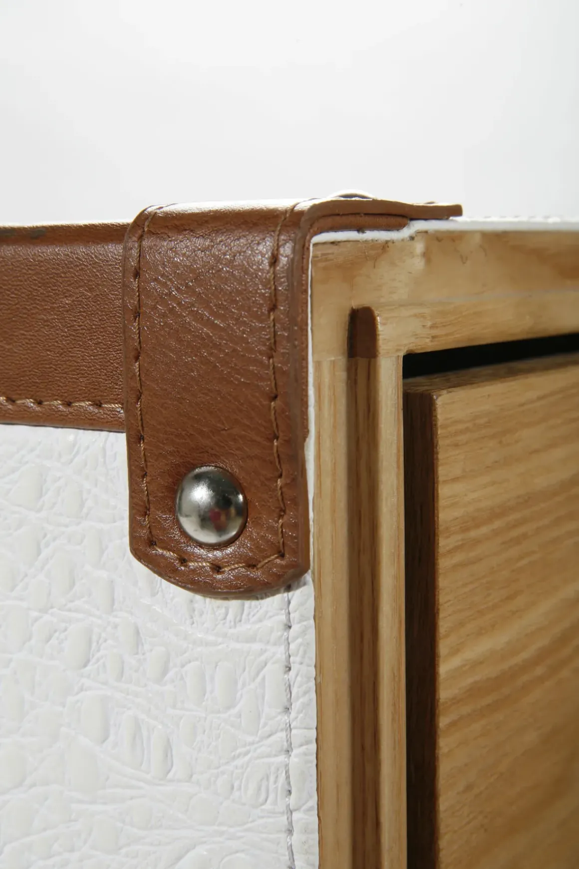Garderob Cosmopolitan Croco - Trunk Vit/Askfaner, 145cm - KARE Design