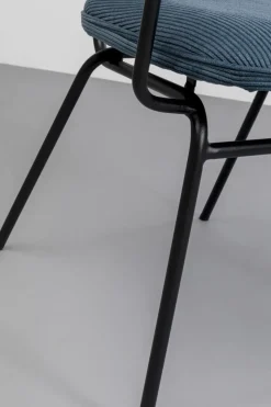 Karmstol Viola - Blå Stol med Armstöd - KARE Design