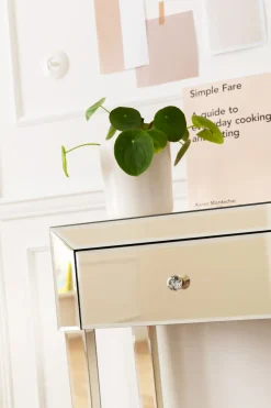 Konsolbord Luxury - Champangefärgat Spegelglas, 78,5x100cm - KARE Design