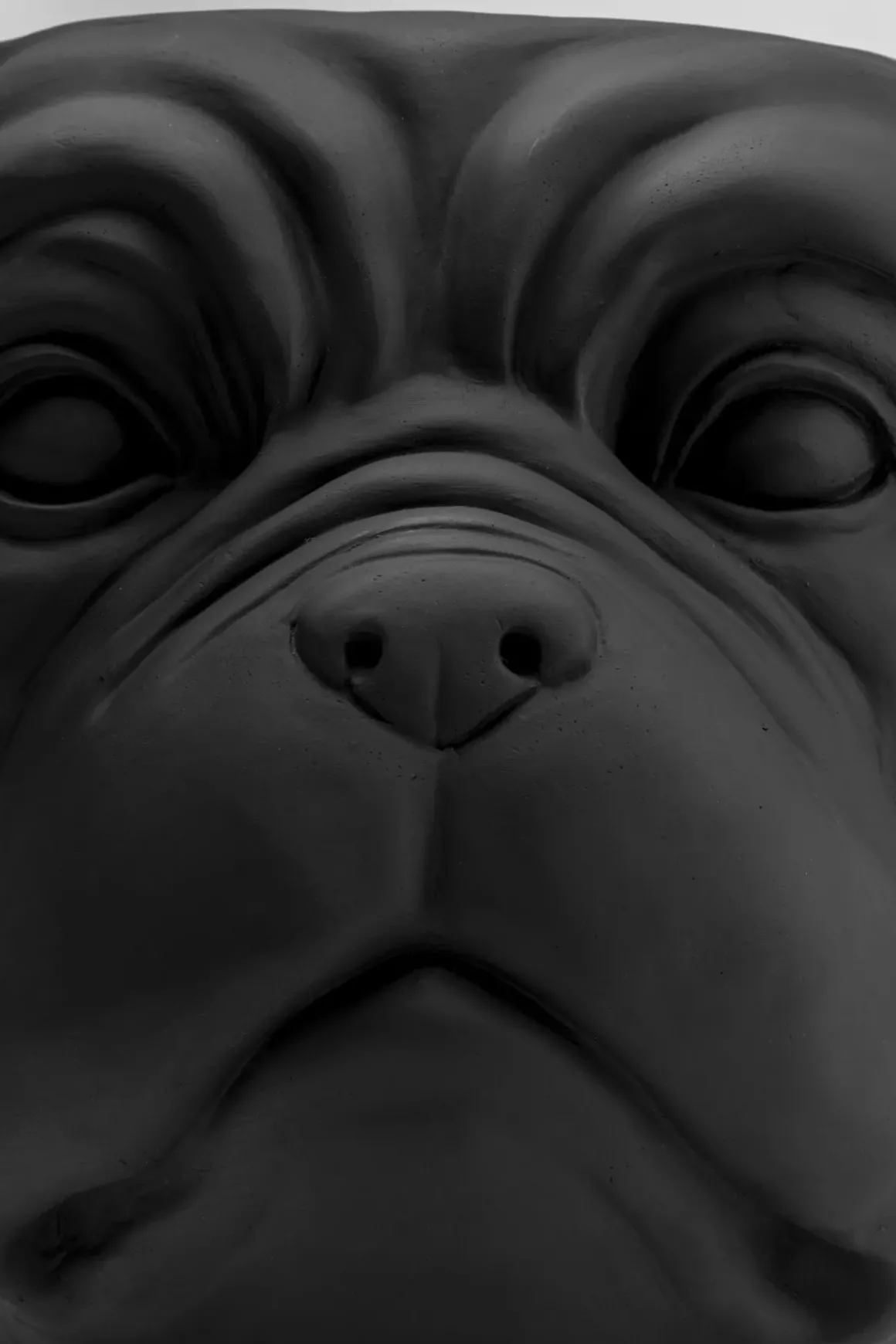 Kruka Bulldog Mattsvart - Dekor Hund, 38cm - KARE Design