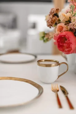 Mugg Bell - Vitt Porslin med Guldkant - KARE Design