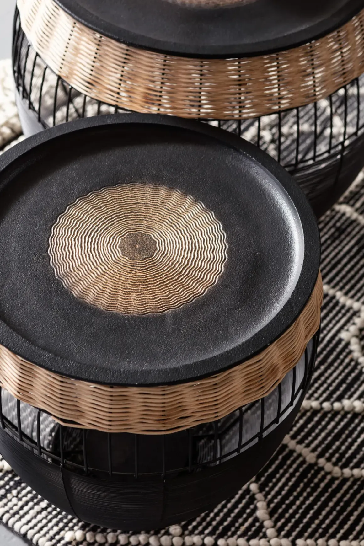 Sidobord African Drum - Set med 2 bord i Svart/Rotting - KARE Design