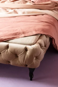 Säng Desire 180x200cm - Beige Sammet - KARE Design