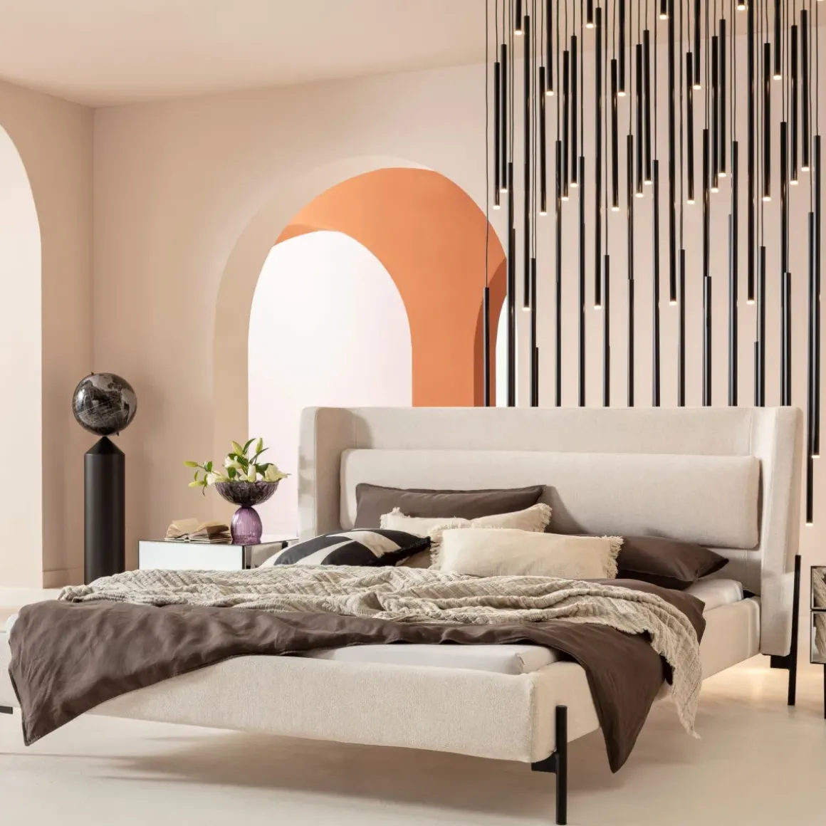 Säng Tivoli 180x200cm - Ljus beige - KARE Design
