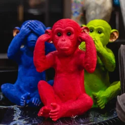 Sparbössa Monkey Kikazaru Röd - KARE Design