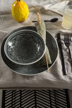 Tallrik Sicilia Mandala Grå Keramik, Ø27 - KARE Design