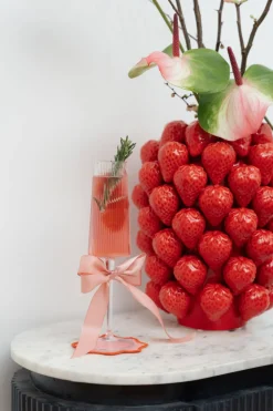 Vas Strawberries - Röd, 30cm - KARE Design